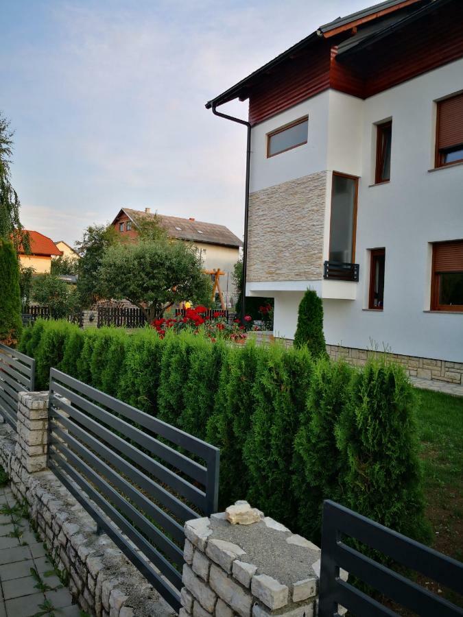 Accommodation Plitvice Korenica Buitenkant foto