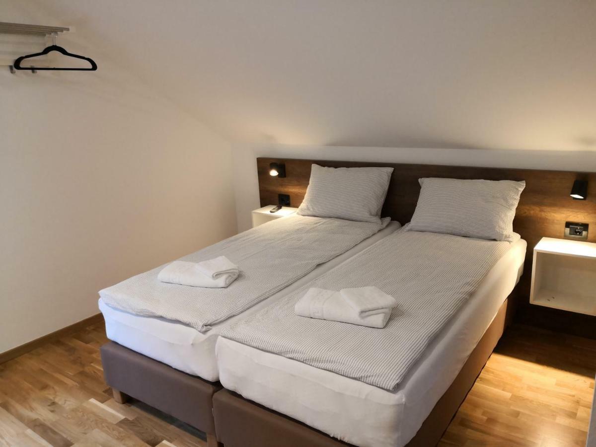 Accommodation Plitvice Korenica Buitenkant foto